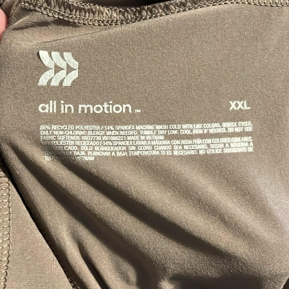 All in Motion Tan Cargo Pants Relaxed Fit - Picture 3 of 4